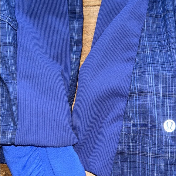 Woman’s Lululemon Blue Run Jacket | Ruffle Zip Front | Plaid Paneling | Size 6 - Picture 10 of 12